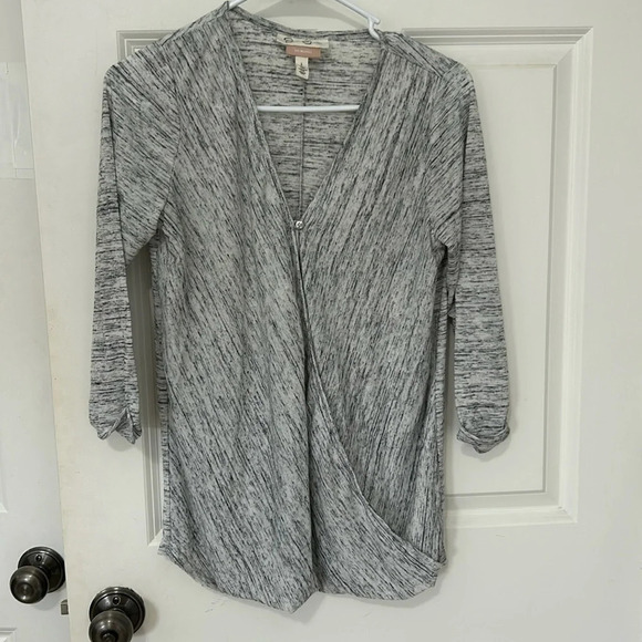 Jessica Simpson Nursing wrap top size small black gray and white maternity shirt - Picture 1 of 5